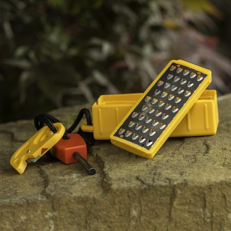 Lightweight Tinder Maker with  - Ferro Rod Striker avis et prix